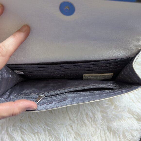 Simply Vera Vera Wang, White Foldover Clutch/Wristlet with Tapestry Detail - Picture 10 of 14